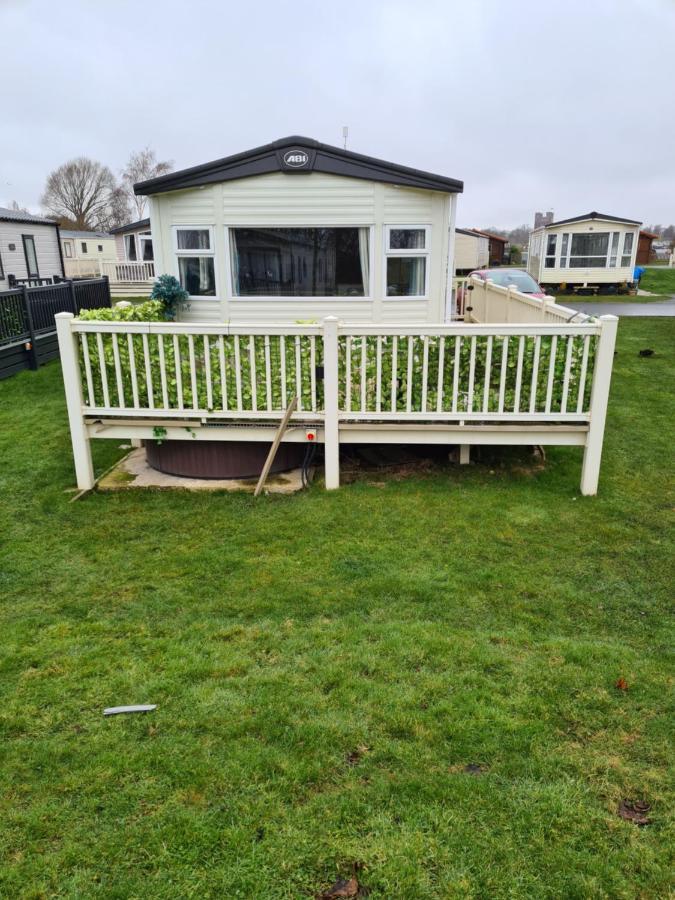 Hot Tub Hols 3 Bed Caravan At 42 Kingfisher Court Таттершелл Екстер'єр фото